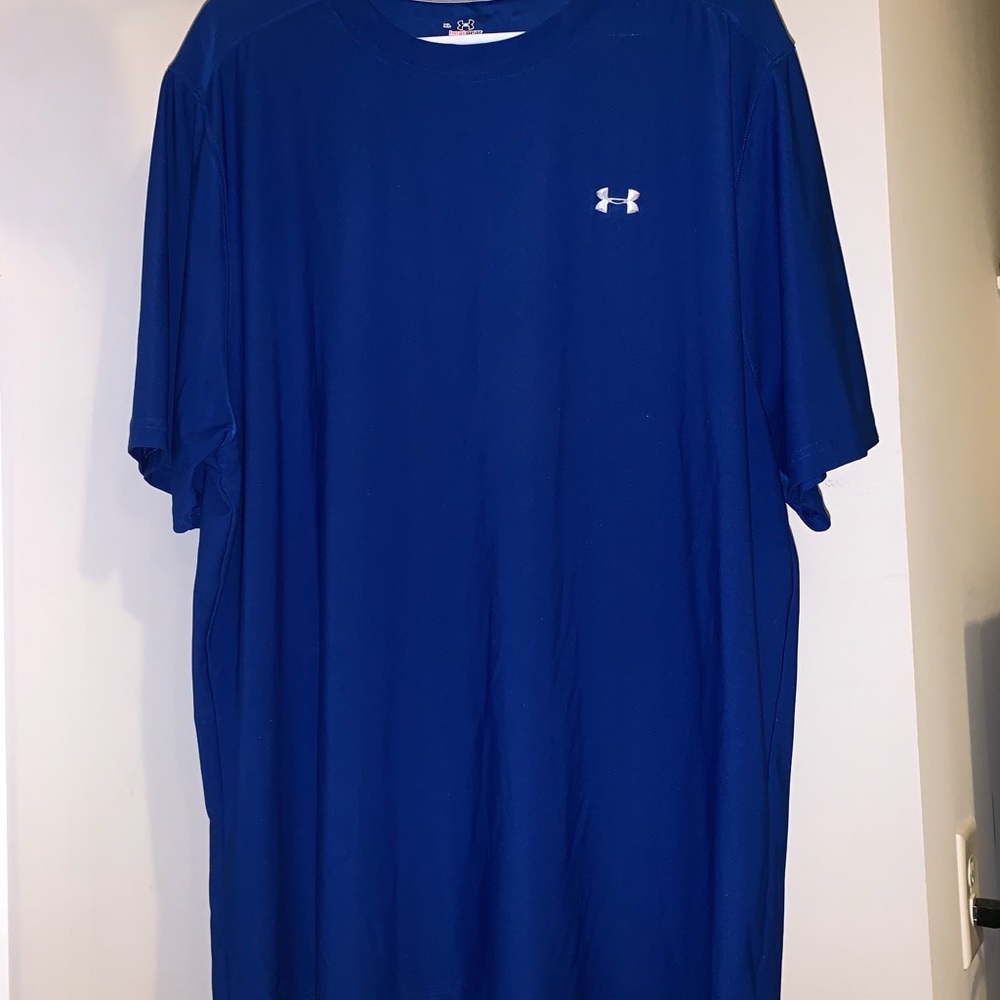 Men’s short sleeve under armour shirt- heat gear